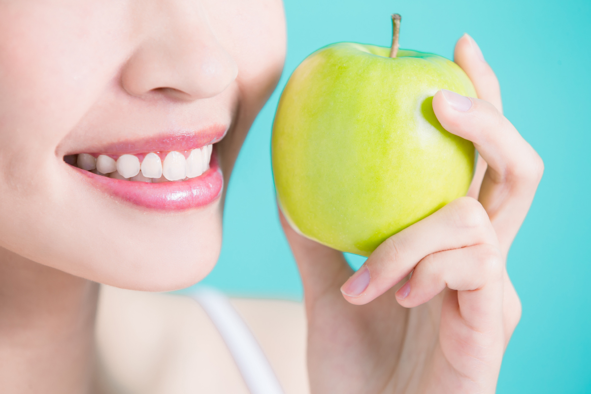 歯周病の予防に良い食べ物・飲み物は？