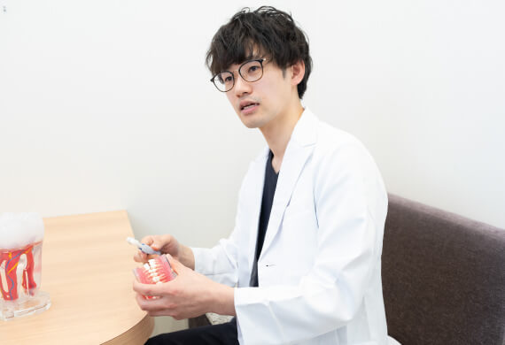 >りょう歯科クリニック 矯正歯科 院長 菱川 亮介